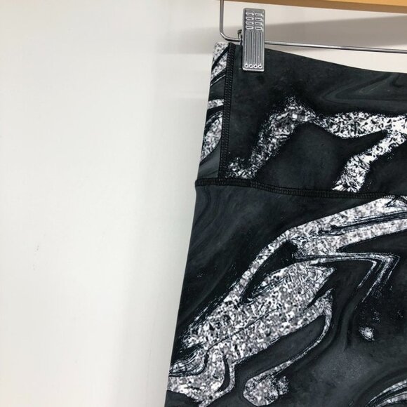 Silver Icing black and grey marble swirl cropped athletic leggings - Picture 9 of 13